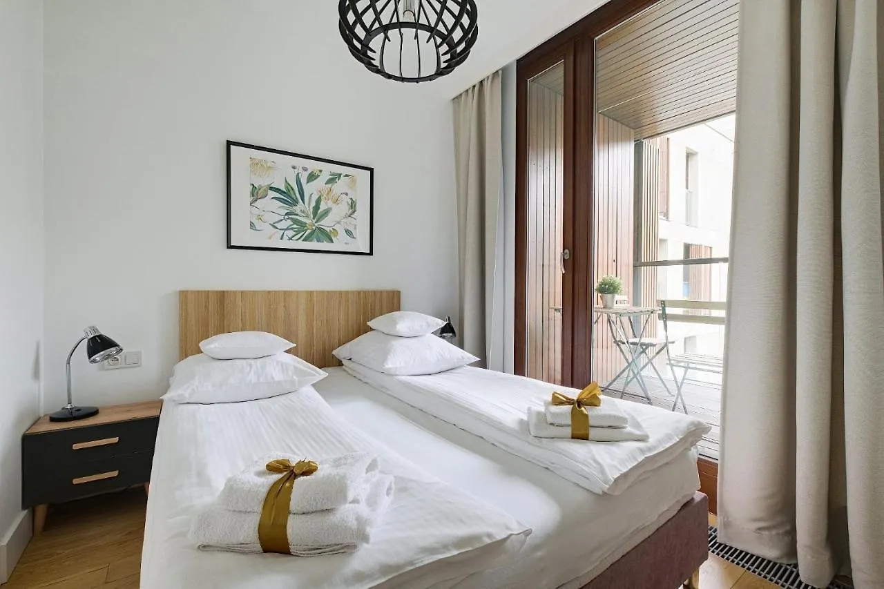 Go Apartments Варшава 4*,